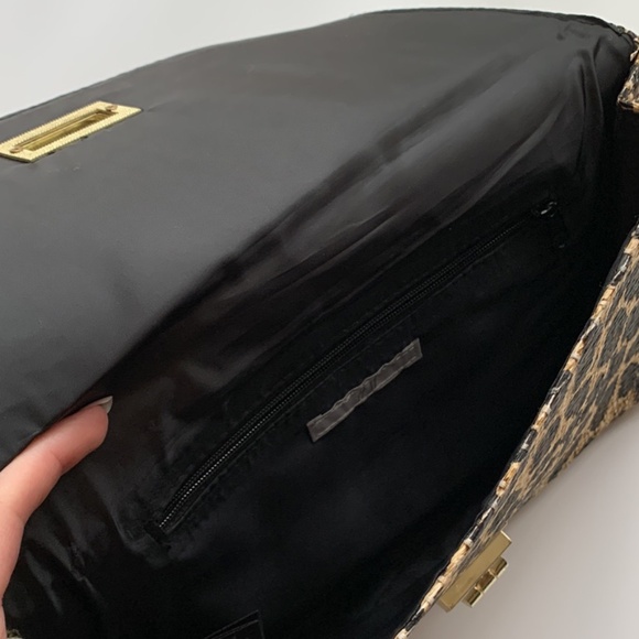 Viral leopard print clutch bag - Picture 3 of 5